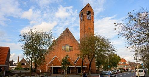 Massale volkskerstzang in Prinses Julianakerk